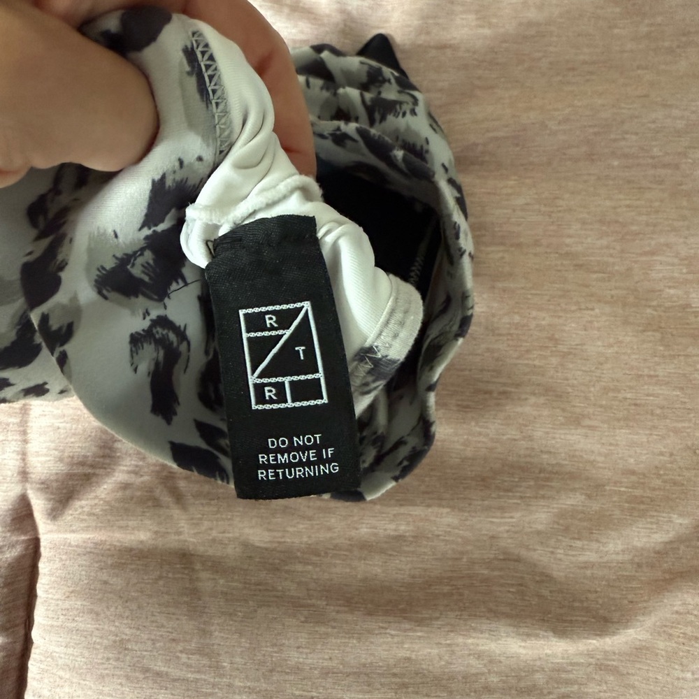 34. Varley White and Black Patterned Sports Bra EUC - Picture 5 of 5